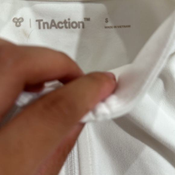 Aritzia tnaction tnabutter half zip - Picture 3 of 3